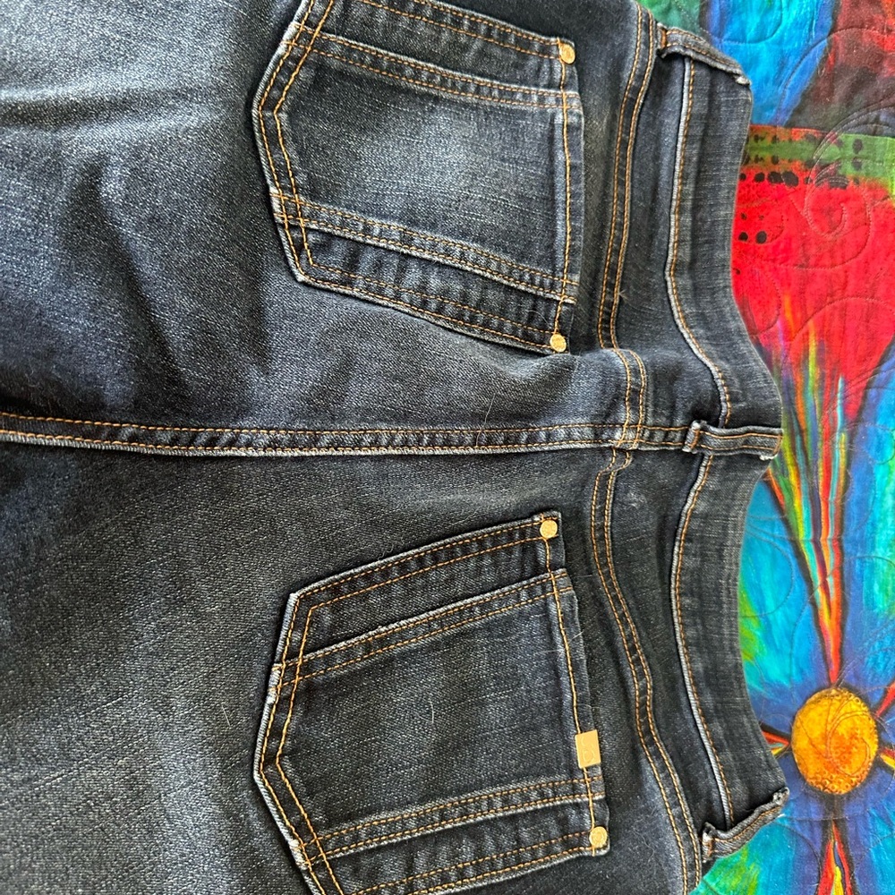 Jennifer Lopez Dark Blue Flare Jeans - Picture 2 of 3